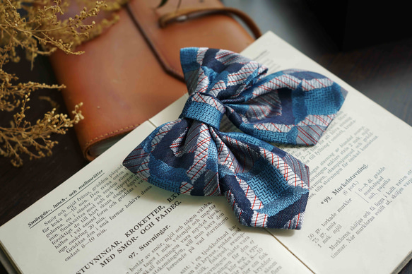 古董領帶改製手工領結-蔚藍海岸-學院風雙層領結別針 第4張的照片