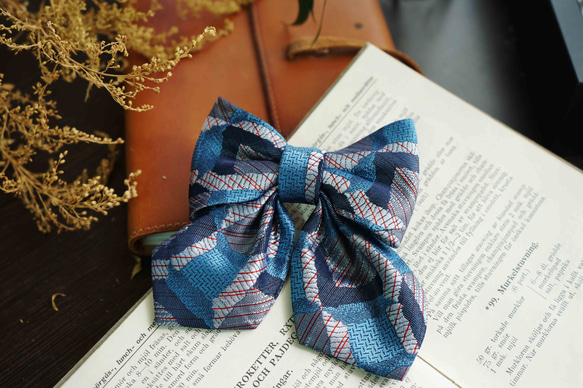 古董領帶改製手工領結-蔚藍海岸-學院風雙層領結別針 第1張的照片
