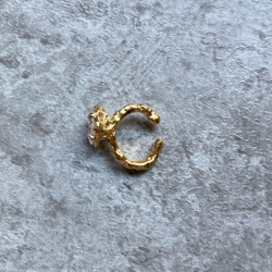 ギラギラ輝く石付きイヤーカフ【Melty/CZ ear cuff(gd)＜square7mm CZ＞】 4枚目の画像