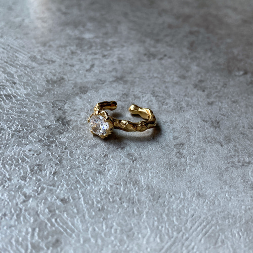 ギラギラ輝く石付きイヤーカフ【Melty/CZ ear cuff(gd