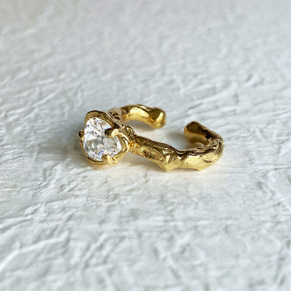 ギラギラ輝く石付きイヤーカフ【Melty/CZ ear cuff(gd)＜heart6mm CZ＞】 2枚目の画像