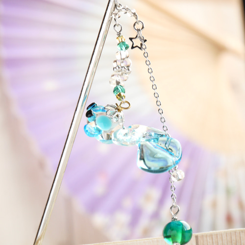 ガラス細工]ガラスの金魚〈あめきんぎょ〉かんざし＊みずいろ バーナー 