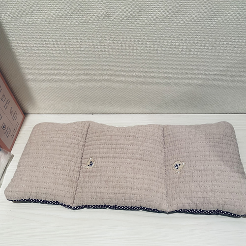 ヌビ生地♡刺繍巾着バック/生成り×合皮 くまさんのランチタイム ヌビ生地♡刺繍巾着バック/生成り×合皮 くまさんのランチ