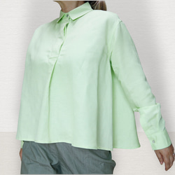 フロントタックシャツ ライトグリーン やわらかリネン きちんと見えのリラックスシルエット 1枚目の画像