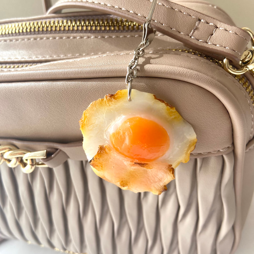 リニューアル！ベーコンエッグキーホルダー 食品サンプル リアル 大人