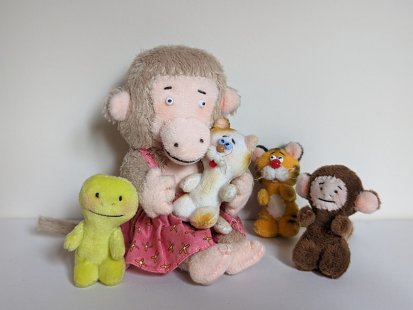 【現貨販售】猴子 手工泰迪熊 絨毛玩偶 玩偶 原創玩偶 娃娃 小抱偶 第5張的照片