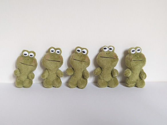 【現貨販售】青蛙 手工泰迪熊 絨毛玩偶 玩偶 原創玩偶 娃娃 小抱偶 第2張的照片