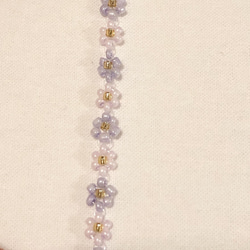 ミルキーパープルのお花のブレスレット 2枚目の画像