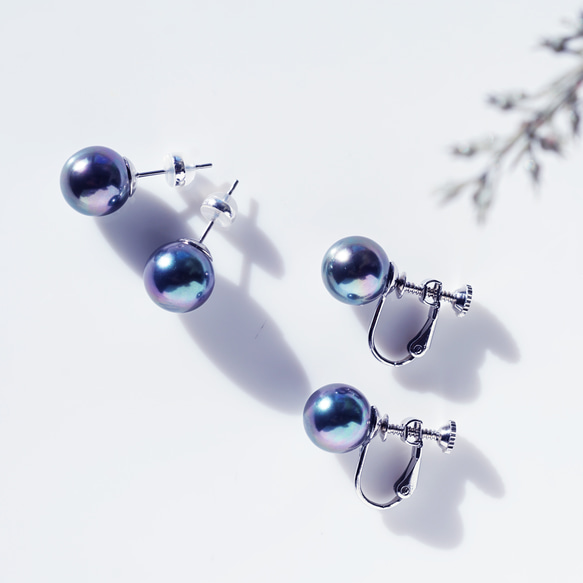 大粒★極上の照り、ピーコックブラック貝パール10mmのスタッドピアス・イヤリング可　～黒揚羽 2枚目の画像