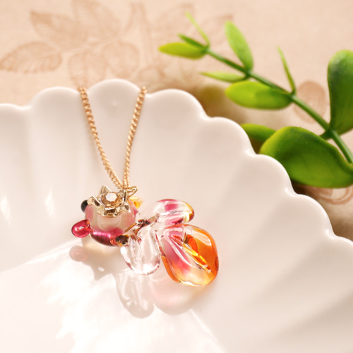 ガラス細工]小さなガラスの金魚〈あめきんぎょ〉ネックレス＊フルーツ