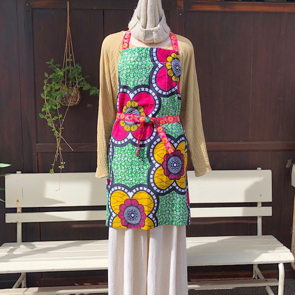 専用✤エプロン✤アフリカ布 アフリカ布のナチュラルエプロン 銀杏リーフ/グレー | lalaproducts