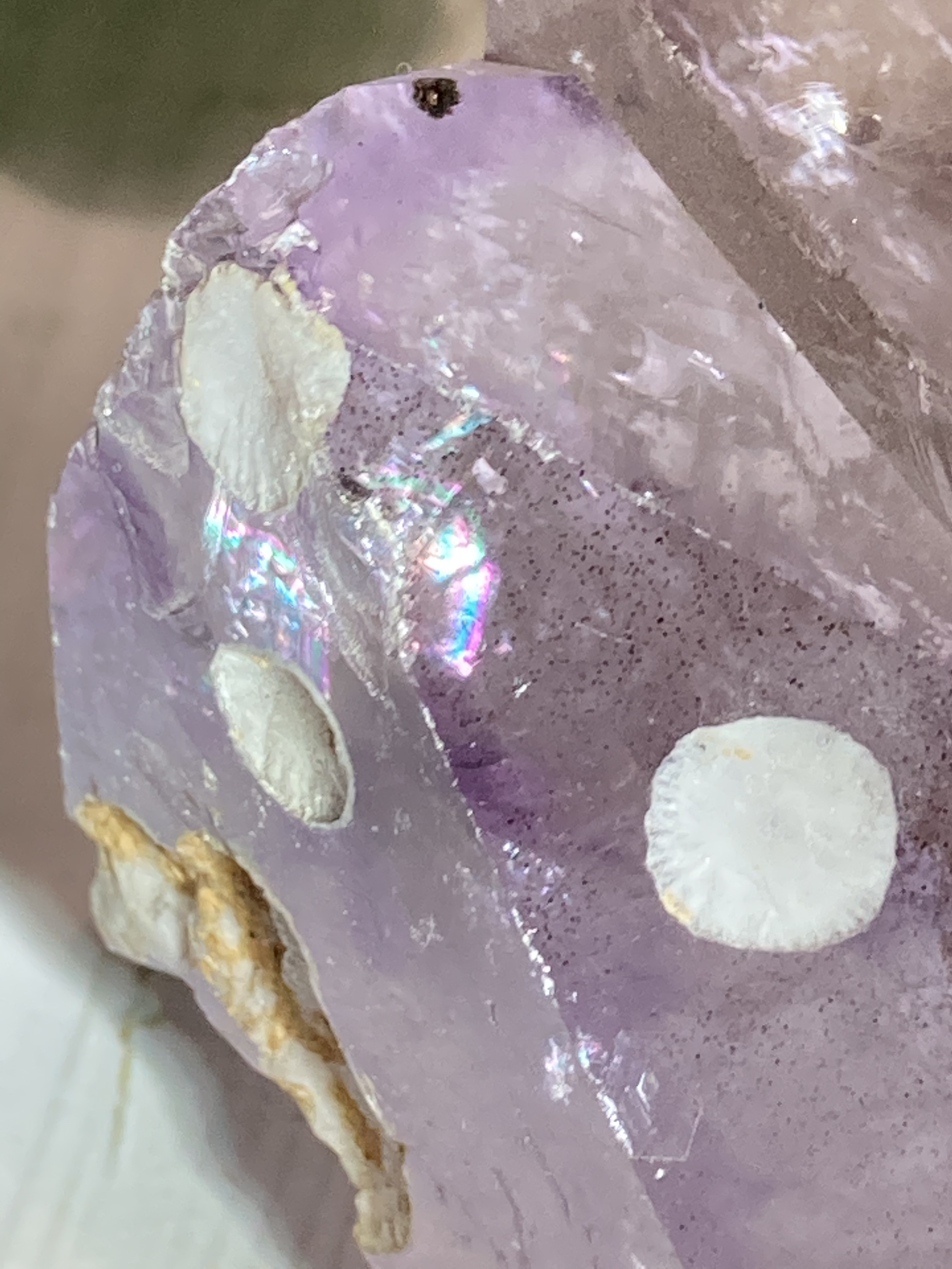 カルサイト内包✨　カコクセナイト　レインボー　ラベンダー　アメジスト　結晶　原石 カルサイト内包✨ カコクセナイト レインボー ラベンダー