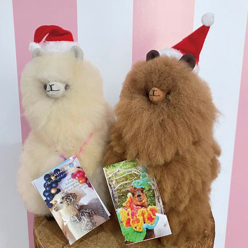 ペルーのアルパカさんの毛で作られたもっふもふなアルパカぬいぐるみ