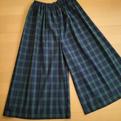 スカート見えのゆったりパンツ　ネイビー×グリーン チェック 4枚目の画像