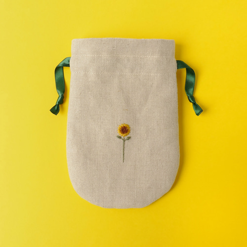 名入れ》ひまわり＊リネンの手刺繍巾着ポーチ(しずく型)＊ 巾着袋