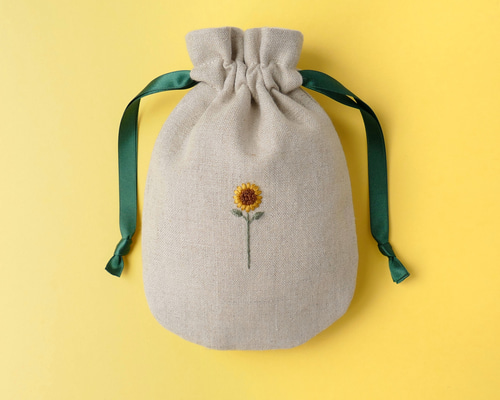 名入れ》ひまわり＊リネンの手刺繍巾着ポーチ(しずく型)＊ 巾着袋