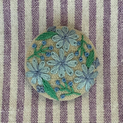刺繍ヘアゴム/ブローチ　花いっぱい　青 2枚目の画像