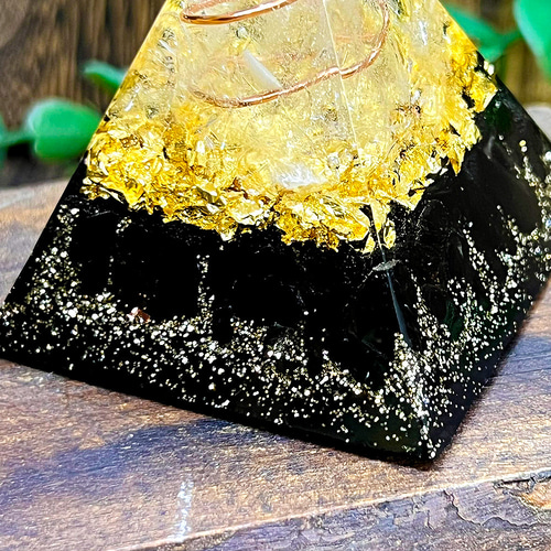 最強の破魔の石] ピラミッド型Ⅱ オルゴナイト 黒水晶 モリオン