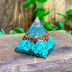 ミニピラミッド型 オルゴナイト ターコイズ 2枚目の画像
