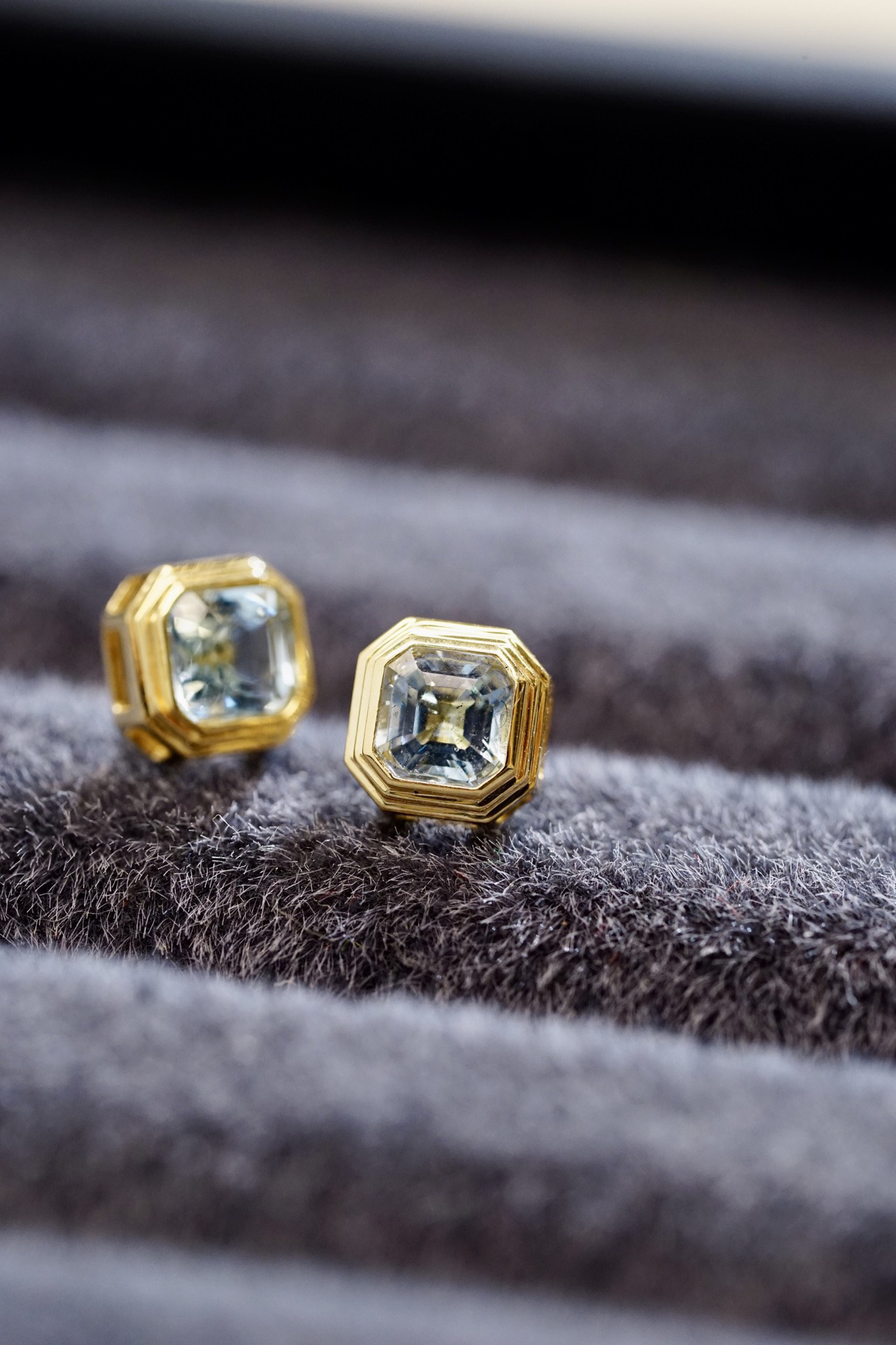 大注目 アクアマリン カジュアルピアスk18 ピアス（スタッド・一粒