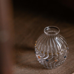 [ Oyster ] ② ガラス一輪挿し　手作りガラス花瓶　ドット柄　花瓶　ハンドメイド小さな花器 ・母の日への贈り物に 2枚目の画像