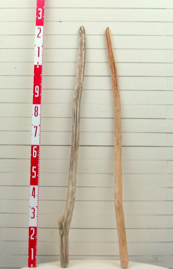「送料無料」流木棒１ｍ以上の２本セット c506 DIY園芸インテリア店舗ディスプレイや撮影用に使える流木棒素材 2枚目の画像