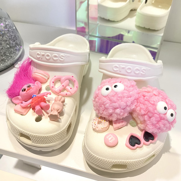 クロックス用アクセサリー　ポンポンと精霊　ジビッツ　手作り　Crocs　クロックス飾り　幸せ小物［受注製作］ 2枚目の画像