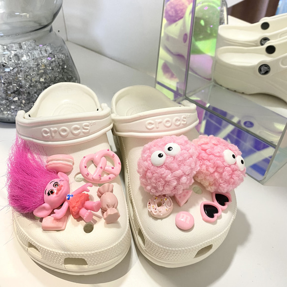 クロックス用アクセサリー　ポンポンと精霊　ジビッツ　手作り　Crocs　クロックス飾り　幸せ小物［受注製作］ 4枚目の画像