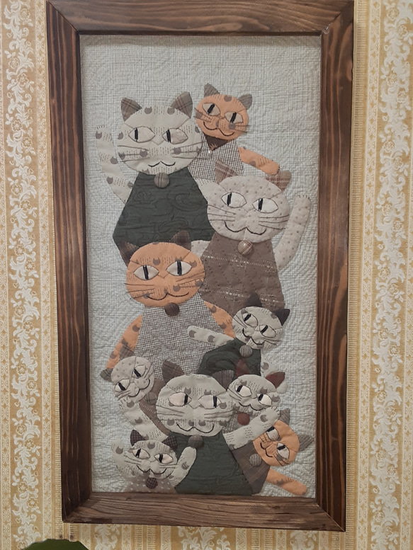 おしゃれなネコのタペストリー。 パッチワーク ハンドメイド