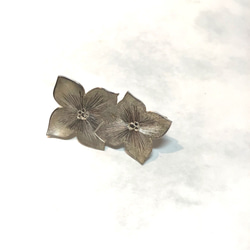 銀のブローチ　紫陽花　(クリップ式) 1枚目の画像