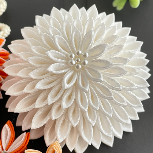 成人式髪飾り 《 正絹 × つまみ細工髪飾り 》上品なオレンジ 和装用