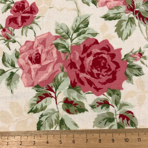 お買得　薔薇のカッティングのパーテーション2連 ライトアイボリー薔薇柄生地ピンク お買得 薔薇のカッティングのパーテーション2連 ライト