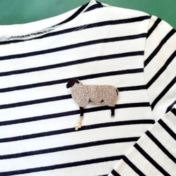 [picture book] 刺繍ブローチ (sheep) 4枚目の画像