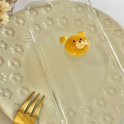くま パン の スマホケース【iPhone 全機種対応】クマ 熊 フェイクパン フェイクフード ミニチュアフード 3枚目の画像