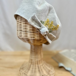 フレンチリネンのリボンミモザ刺繍リネンベレー帽　　帽子　ナチュラル　お出かけ　清楚 1枚目の画像