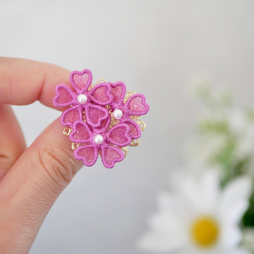 芝桜ブローチ (受注生産/オーガンジー刺繍/春/花/フラワー 芝桜ブローチ (受注生産/オーガンジー刺繍/春/花/フラワー