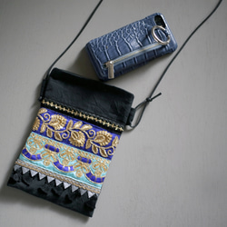【ラスト1点】インドブレード　サコッシュ　刺繍　スパンコール　ターコイズ　ブルー　花柄　ゴールド　緑  ミニバッグ 3枚目の画像