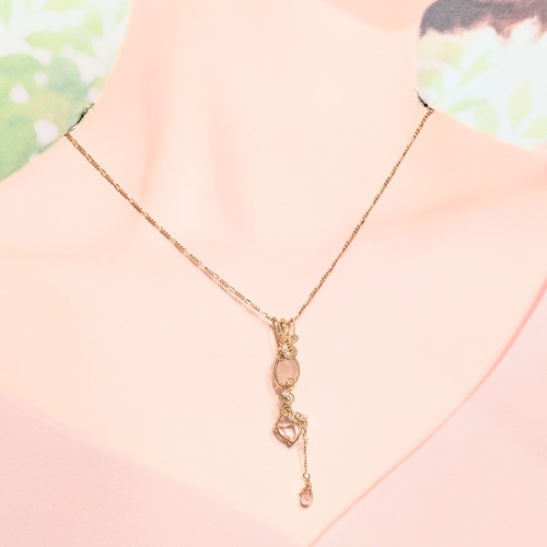 ローズクォーツと水晶のワイヤーアクセサリー）ペンダントトップ
