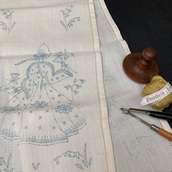 SALE ビンテージ刺繍図案ファブリック 　貴婦人　イギリス　エリザベス女王　ビクトリア刺繍　ガーデン　 3枚目の画像