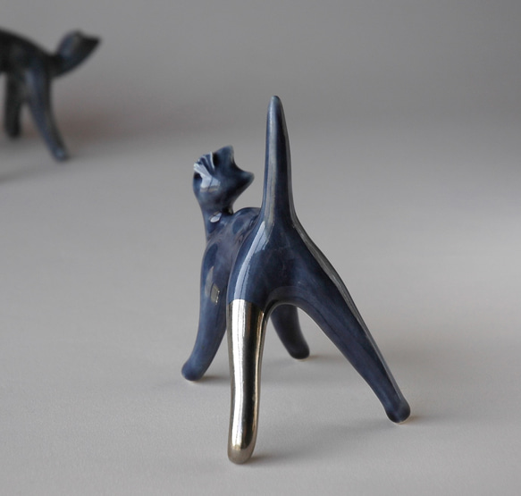 青ツヤ猫のリングホルダー　銀のブーツ 3枚目の画像