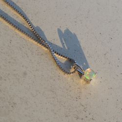 厳選　小ぶり天然オパール　ネックレス　ペンダント　シルバー　ゴールド　SV925 ネコポス送料無料 3枚目の画像