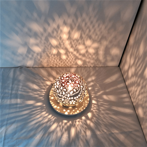 陶器ランプシェード『桜ほんのり（Sa006）』は陶芸作家窯元やす波窯の