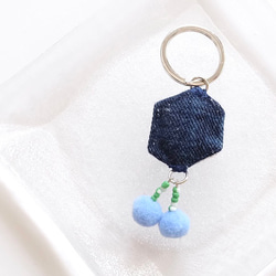 こぎん刺しお花ちゃんキーホルダー【フラワー☺︎バッグチャーム☺︎刺繍】チェスキーポンポン 5枚目の画像