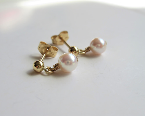 伊勢志摩産 あこや真珠 ベビーパール *** (14kgf)スタドピアス