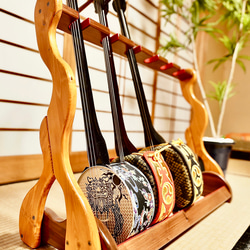 24時間以内に発送】手作り木工 木製三線スタンド （ニス仕上げ） 6丁