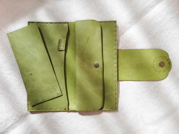 simple wallet　ピスタチオグリーン　オイルワックスレザー 11枚目の画像