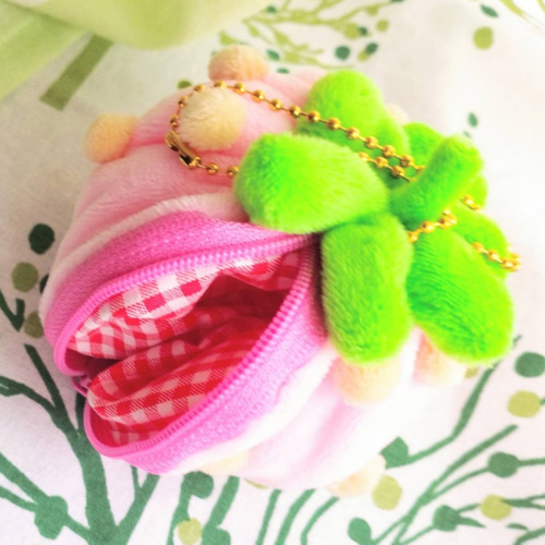 おすわり ぬい服 ショルダー チェック 13cm ② ピンク 赤 イチゴ 10cm ぬいぐるみ スタイ ぬい服 ピンク チェック いちご リボン