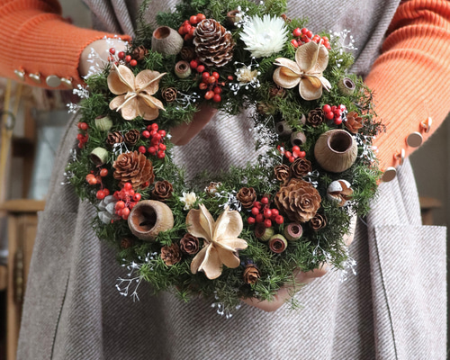 来年も楽しめる・:*ちいさなクリスマスリース赤 / 木の実リース