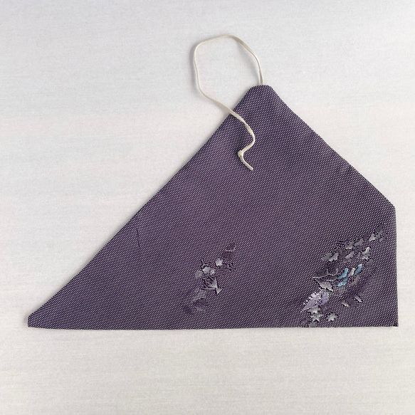 【1点もの】着物地ので作る箸袋・カトラリーホルダー -絹 紫と銀の細かい市松 風景刺繍 P-198 1枚目の画像