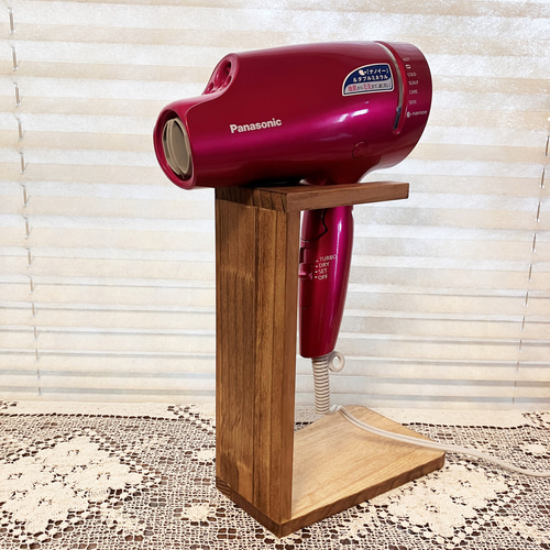 スタンド式ヘアドライヤー 赤と白 スタンド式ヘアドライヤー 赤と白 Amazon.co.jp: スタンドアップ美容